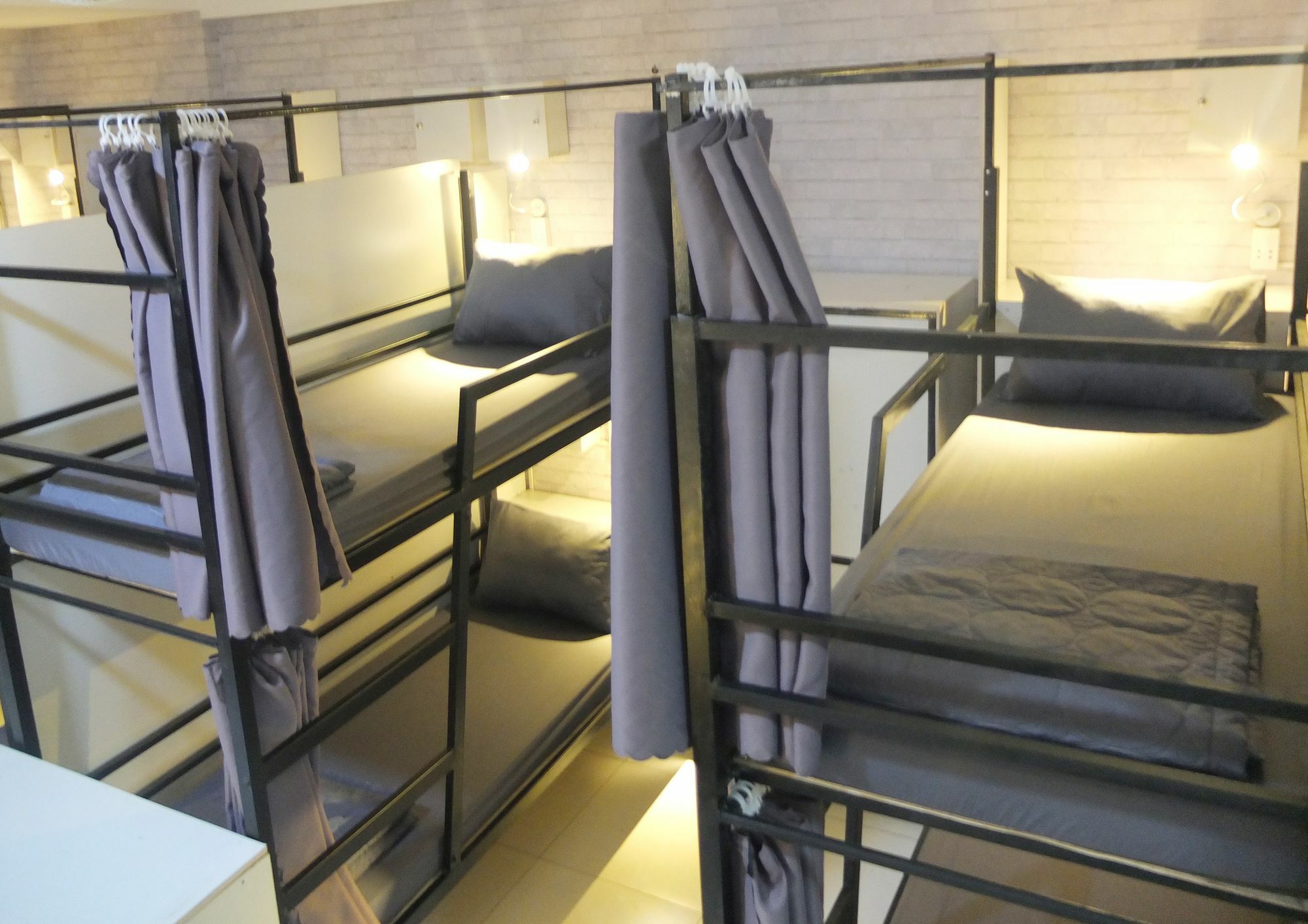 S Phuot Airport Hostel Ho Chi Minh-staden Exteriör bild