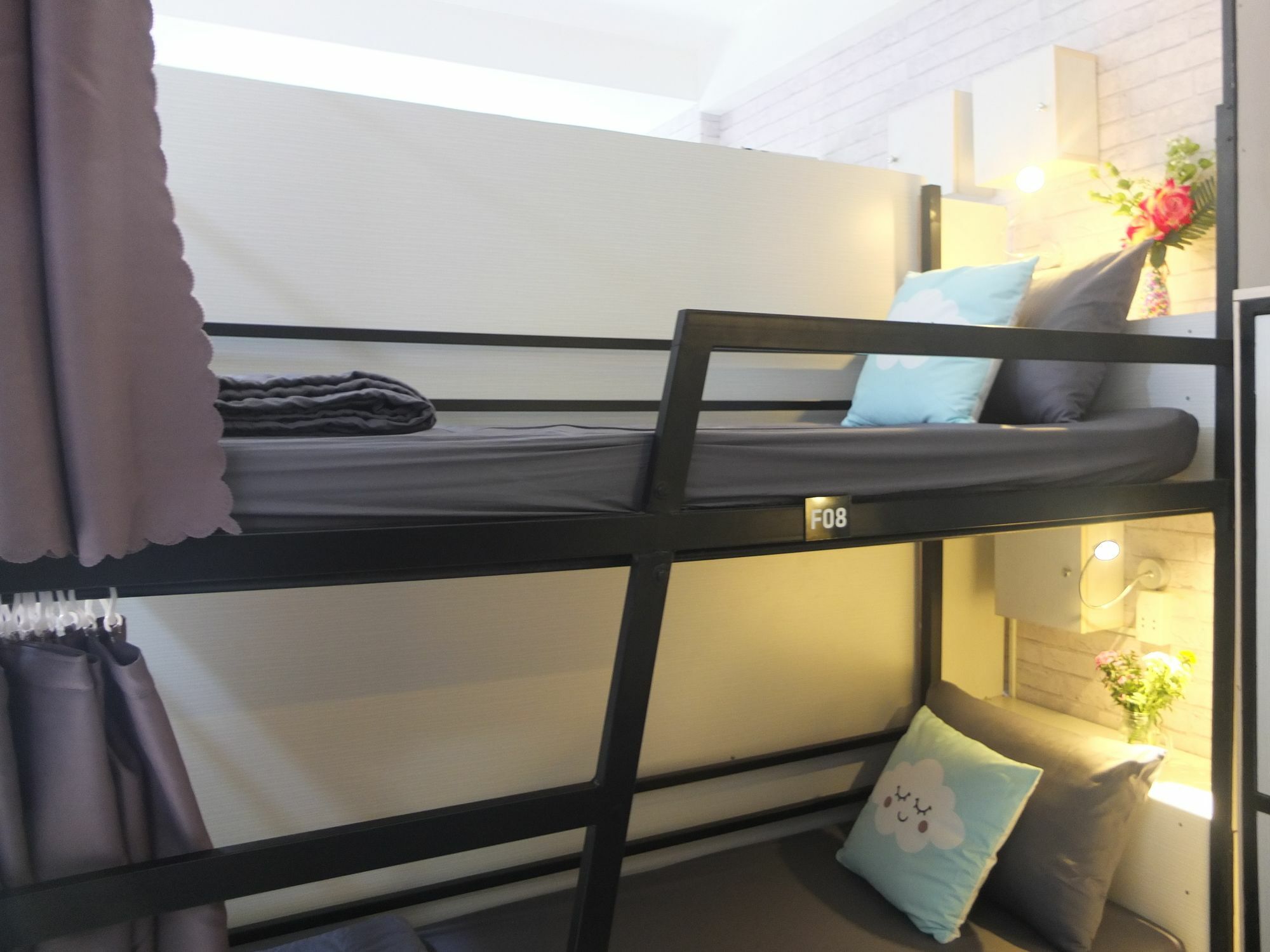 S Phuot Airport Hostel Ho Chi Minh-staden Exteriör bild
